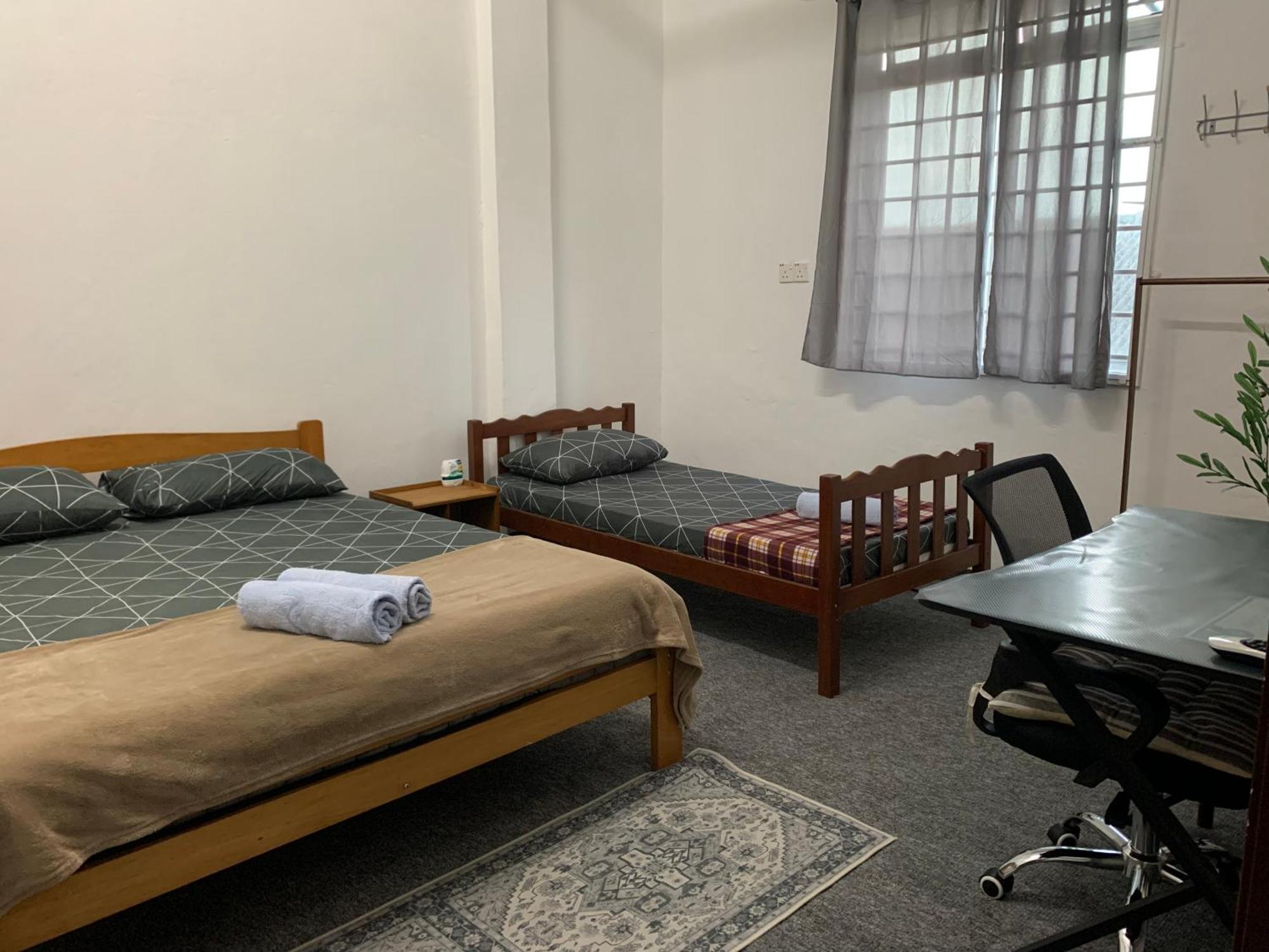 La Wood Homestay カンポン・クアラ・ベシュット エクステリア 写真