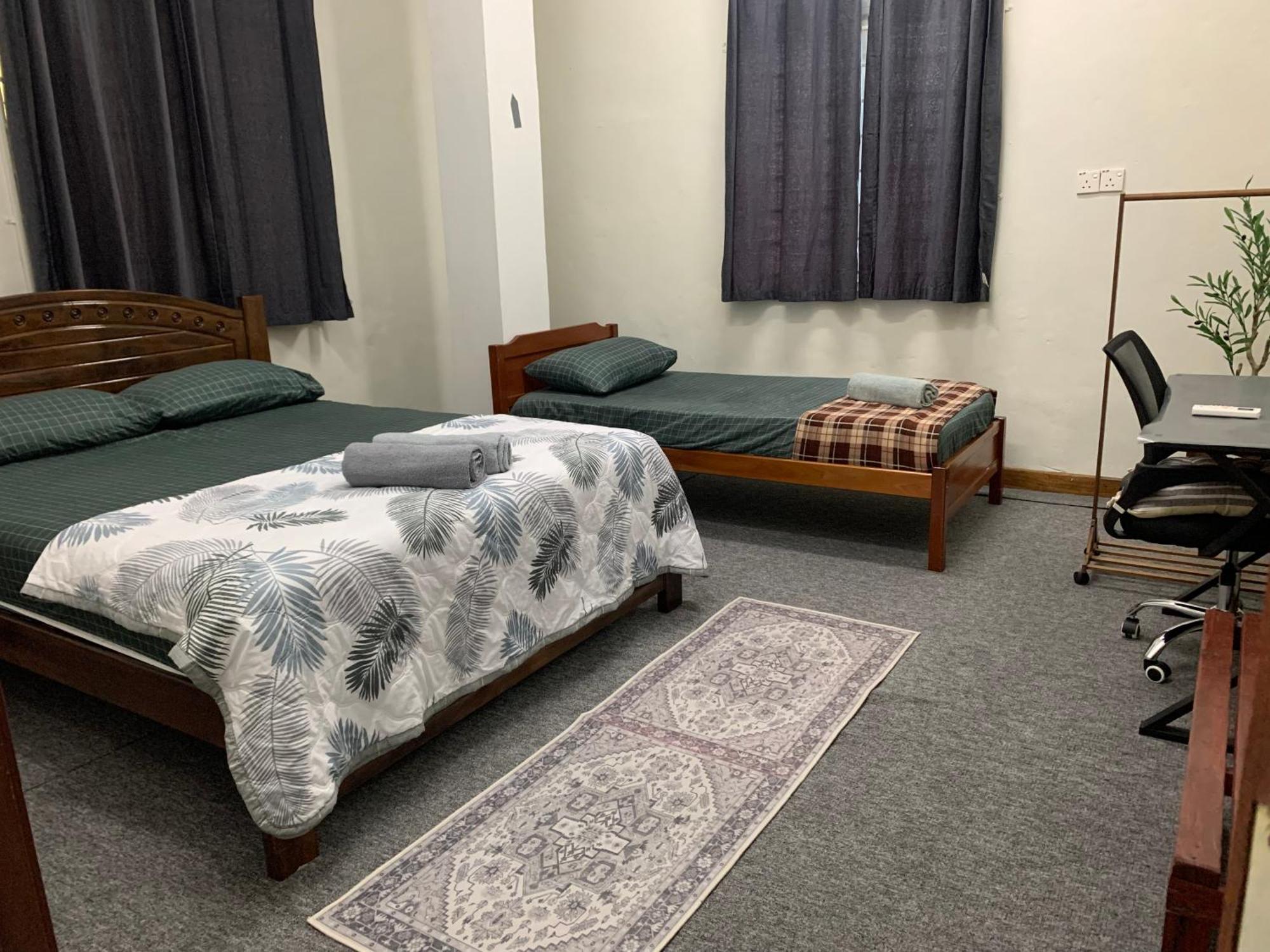 La Wood Homestay カンポン・クアラ・ベシュット エクステリア 写真